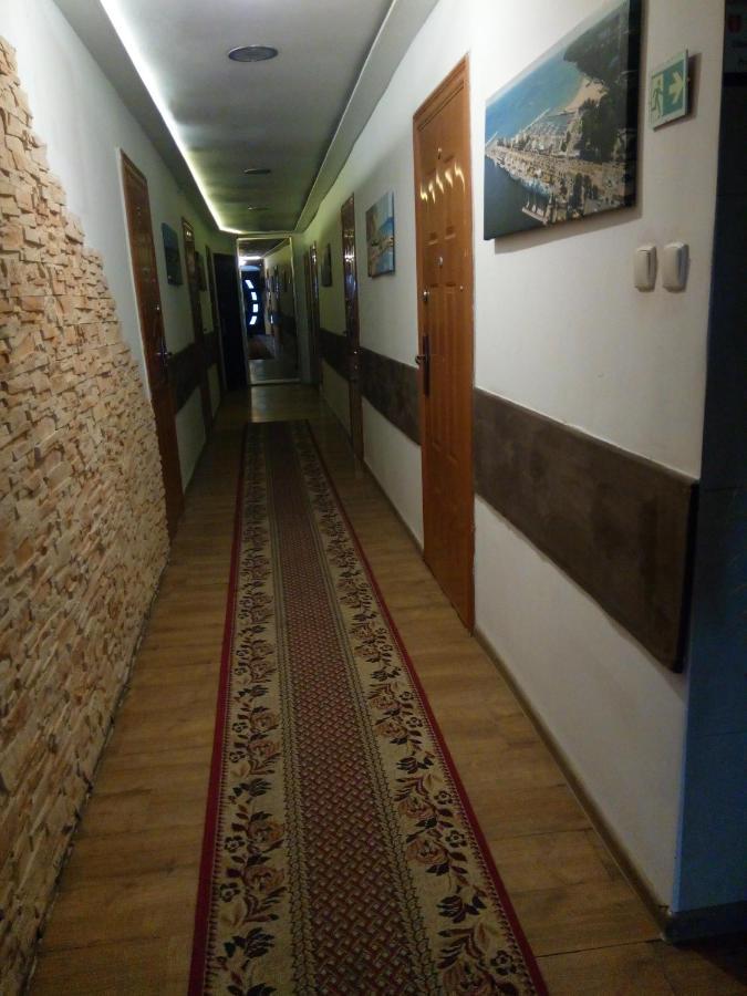 Pokoje Goscinne Pocztacaffe Gdynia Bagian luar foto