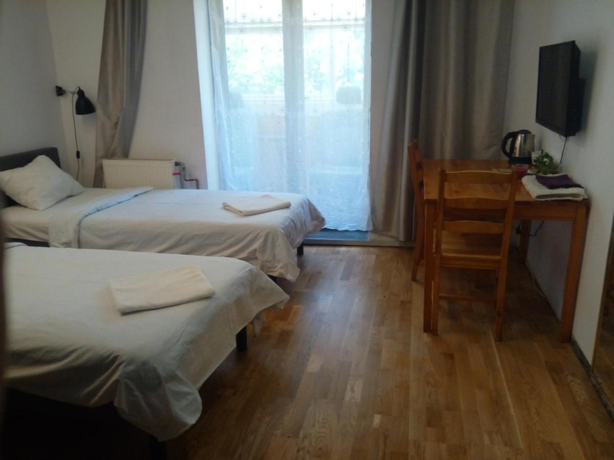 Pokoje Goscinne Pocztacaffe Gdynia Bagian luar foto