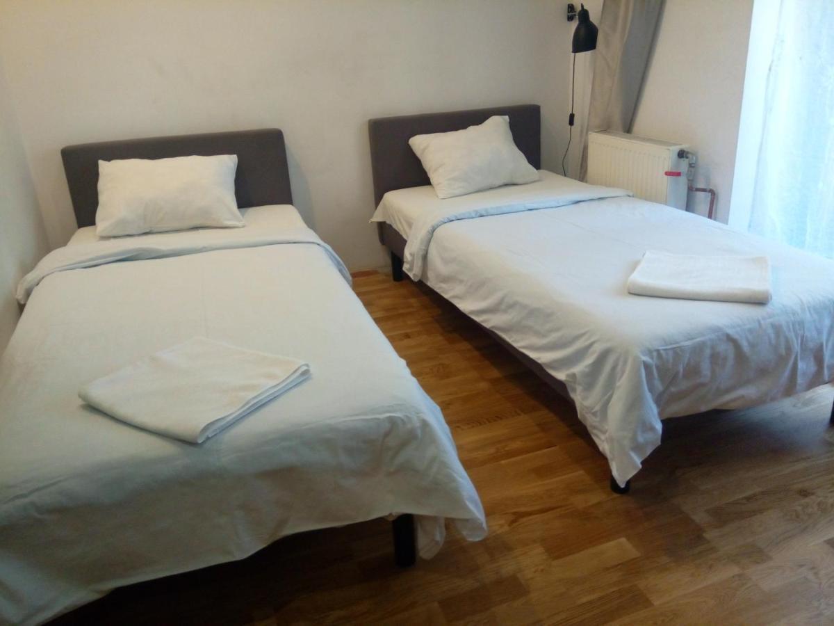 Pokoje Goscinne Pocztacaffe Gdynia Bagian luar foto