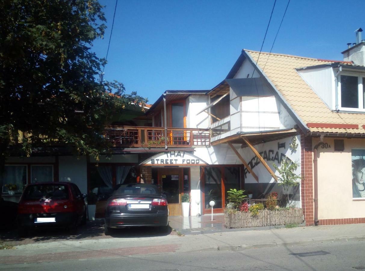 Pokoje Goscinne Pocztacaffe Gdynia Bagian luar foto